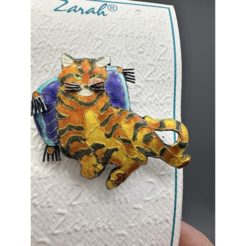 Fabulous vintage ZARAH sterling silver studio enamel art cat brooch pin On Card